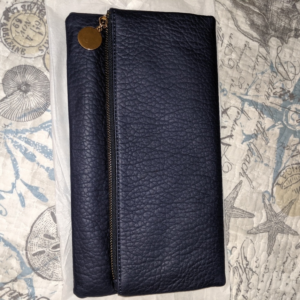 Lulu's Get up and Go Envelop Cluth Navy Nwot